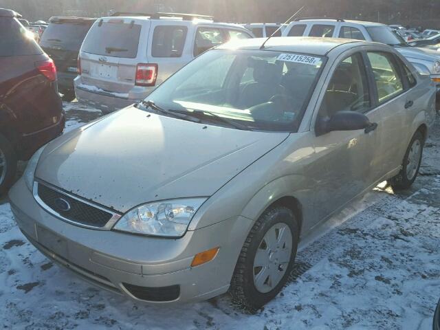 1FAFP34N86W171538 - 2006 FORD FOCUS ZX4 BEIGE photo 2