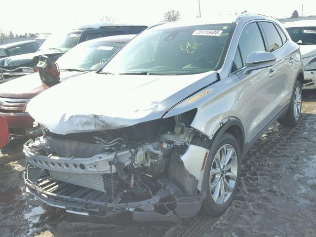 5LMCJ2D90HUL02609 - 2017 LINCOLN MKC SELECT SILVER photo 2