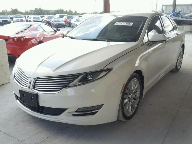 3LN6L2GK2DR801485 - 2013 LINCOLN MKZ WHITE photo 2