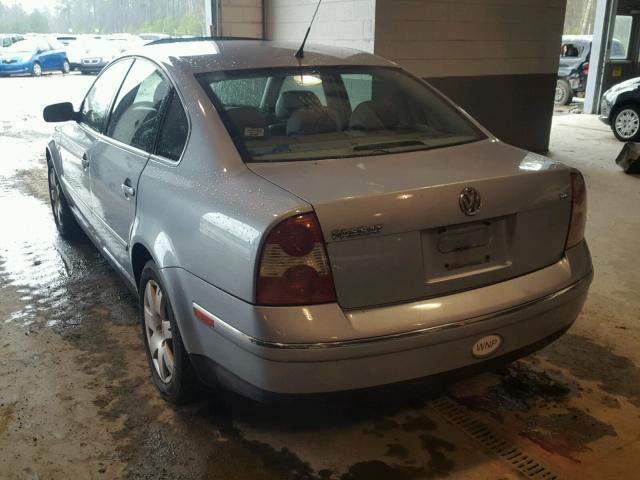 WVWRH63B72P357413 - 2002 VOLKSWAGEN PASSAT GLX SILVER photo 3