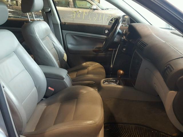 WVWRH63B72P357413 - 2002 VOLKSWAGEN PASSAT GLX SILVER photo 5