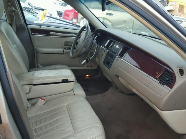 1LNHM81W75Y644219 - 2005 LINCOLN TOWN CAR S BEIGE photo 5