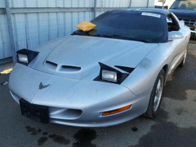 2G2FV22PXS2226490 - 1995 PONTIAC FIREBIRD F SILVER photo 2