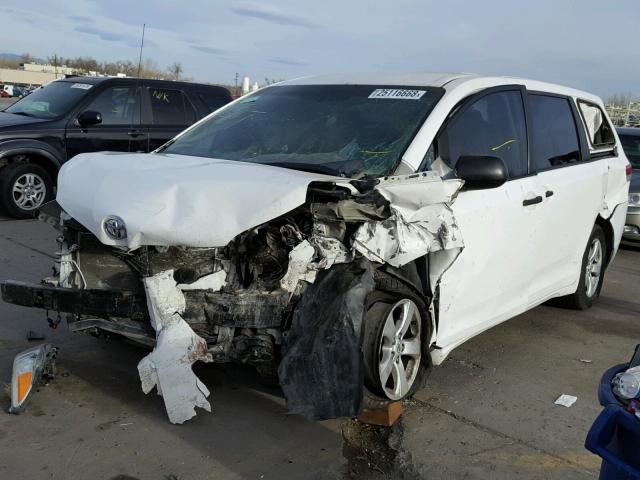 5TDZK3DC5BS092715 - 2011 TOYOTA SIENNA BAS WHITE photo 2