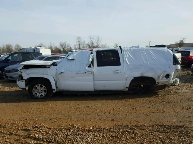 3GNFK16Z14G319741 - 2004 CHEVROLET SUBURBAN K WHITE photo 9