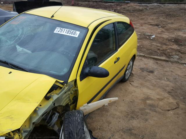 3FAFP31331R229408 - 2001 FORD FOCUS ZX3 YELLOW photo 10