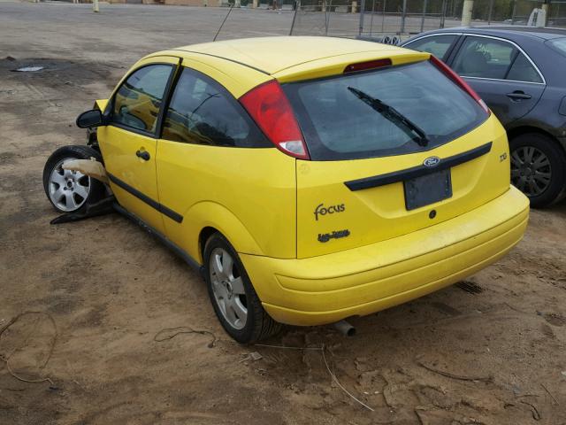 3FAFP31331R229408 - 2001 FORD FOCUS ZX3 YELLOW photo 3
