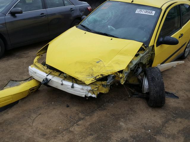 3FAFP31331R229408 - 2001 FORD FOCUS ZX3 YELLOW photo 9