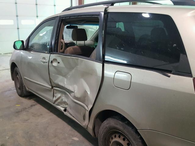 5TDZA23C14S212625 - 2004 TOYOTA SIENNA CE TAN photo 9