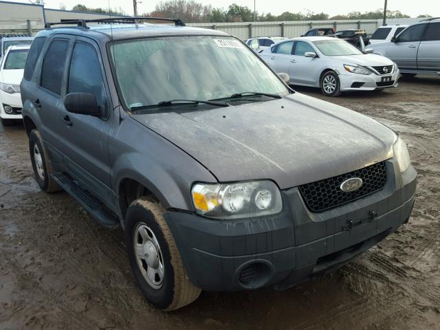 1FMYU02ZX5KB63877 - 2005 FORD ESCAPE XLS GRAY photo 1