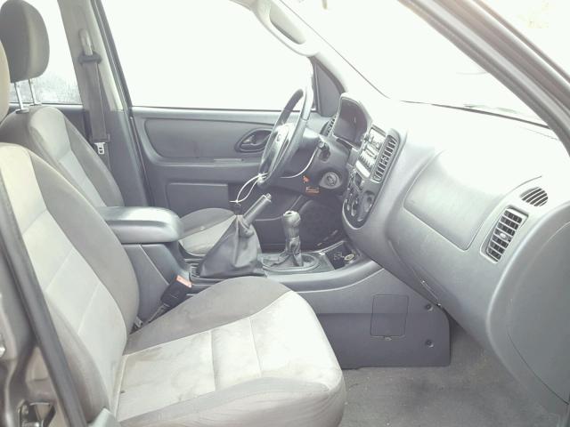 1FMYU02ZX5KB63877 - 2005 FORD ESCAPE XLS GRAY photo 5