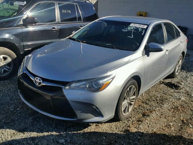 4T1BF1FK6FU053630 - 2015 TOYOTA CAMRY LE SILVER photo 2