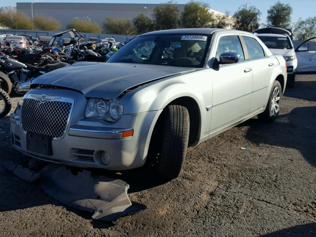 2C3KA63H96H282609 - 2006 CHRYSLER 300C SILVER photo 2