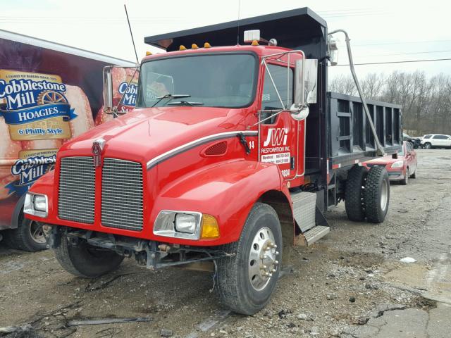 2NKMHD6X34M063218 - 2004 KENWORTH CONSTRUCTI RED photo 2