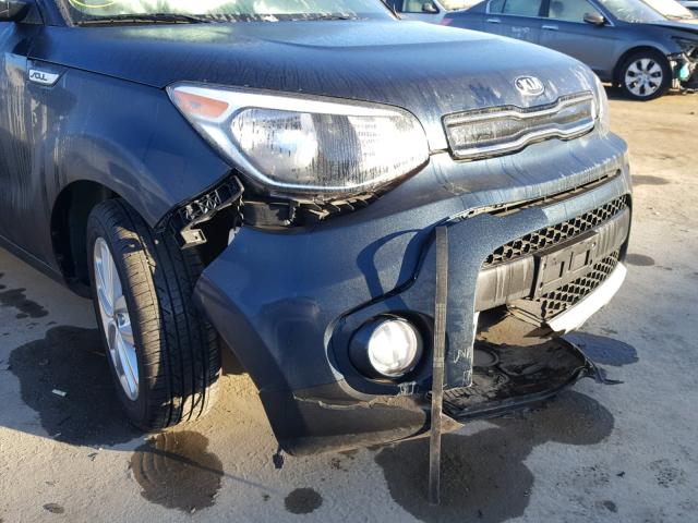 KNDJP3A55J7526158 - 2018 KIA SOUL + BLUE photo 9