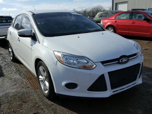 1FADP3K2XEL167913 - 2014 FORD FOCUS SE WHITE photo 1