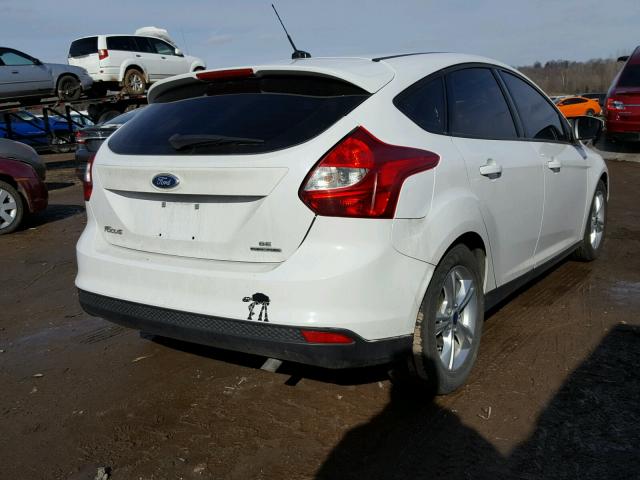 1FADP3K2XEL167913 - 2014 FORD FOCUS SE WHITE photo 4