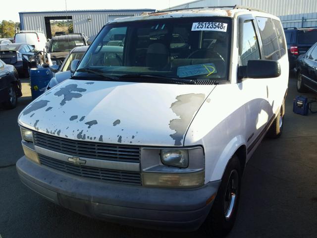 1GNDM19W5SB255809 - 1995 CHEVROLET ASTRO WHITE photo 2