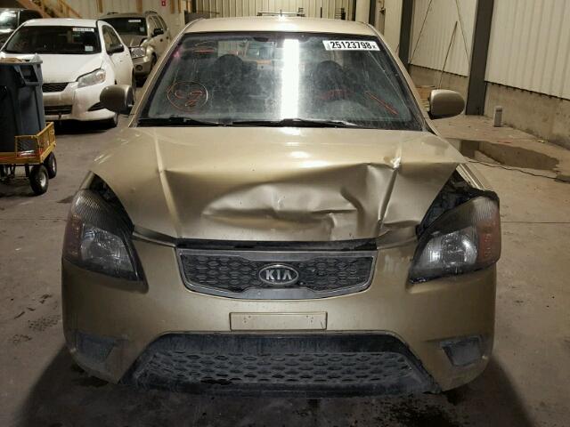 KNADH4B35B6707827 - 2011 KIA RIO BASE GOLD photo 9