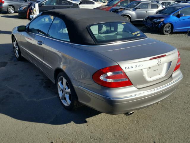 WDBTK65GX4T028181 - 2004 MERCEDES-BENZ CLK 320 GRAY photo 3