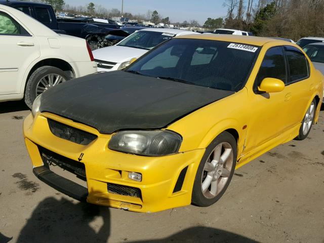 JN1CA31D0YT506017 - 2000 NISSAN MAXIMA GLE YELLOW photo 2