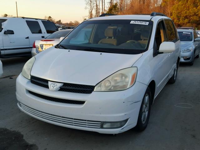 5TDZA22CX5S224100 - 2005 TOYOTA SIENNA XLE WHITE photo 2