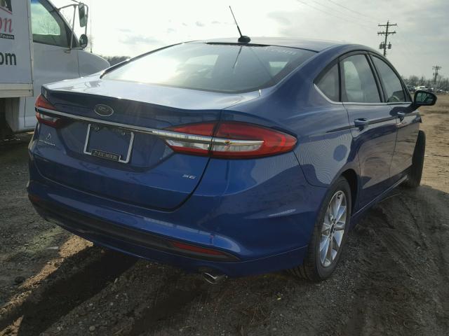 3FA6P0H72HR378717 - 2017 FORD FUSION SE BLUE photo 4