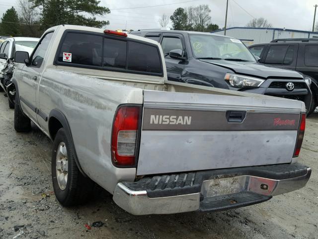 1N6DD21S1WC365311 - 1998 NISSAN FRONTIER X SILVER photo 3