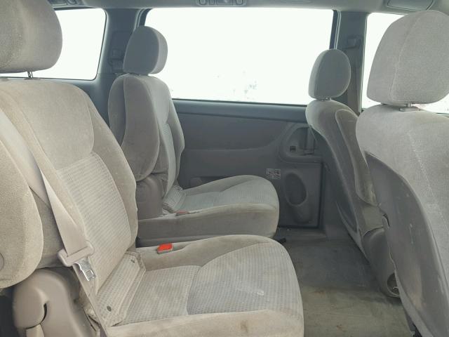 5TDZA23C06S424211 - 2006 TOYOTA SIENNA CE GRAY photo 6