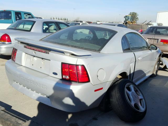 1FAFP404X2F147528 - 2002 FORD MUSTANG SILVER photo 4