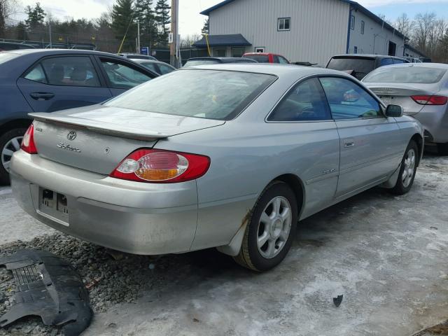 2T1CF22P82C593231 - 2002 TOYOTA CAMRY SOLA SILVER photo 4