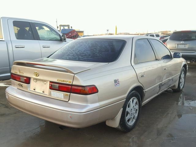 JT2BF28K6W0138068 - 1998 TOYOTA CAMRY LE GOLD photo 4