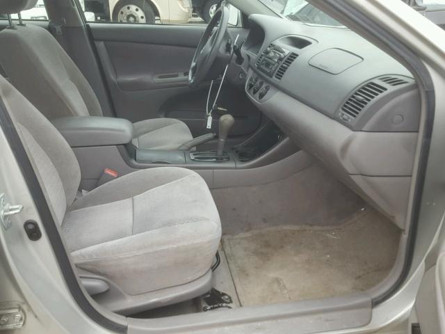 4T1BE32K42U104461 - 2002 TOYOTA CAMRY LE GRAY photo 5