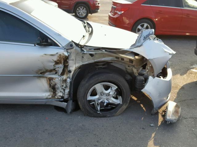 1G1ZB5E01CF203450 - 2012 CHEVROLET MALIBU LS 银色 照片 9