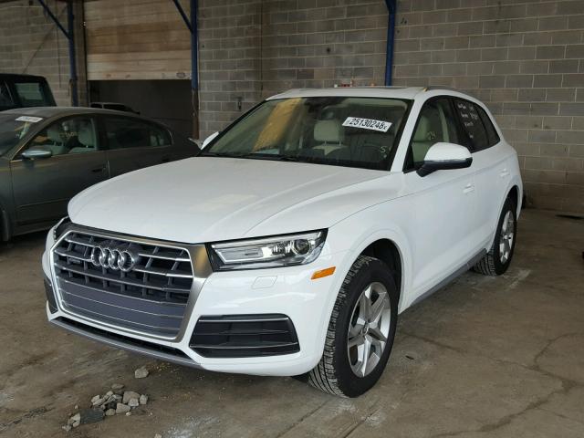 WA1ANAFY2J2064324 - 2018 AUDI Q5 PREMIUM WHITE photo 2