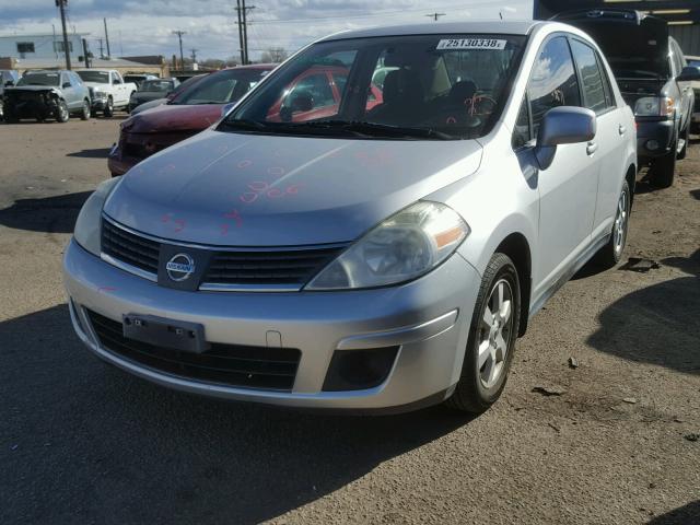 3N1BC11E29L363886 - 2009 NISSAN VERSA S SILVER photo 2