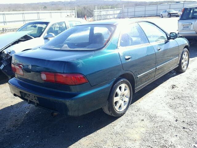 JH4DB765XWS000915 - 1998 ACURA INTEGRA LS GREEN photo 4