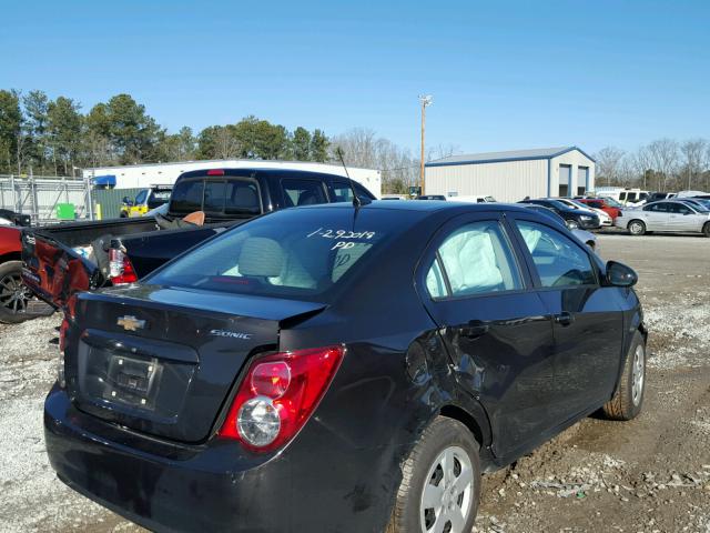 1G1JA5SH4E4237388 - 2014 CHEVROLET SONIC LS Սև լուսանկար 4