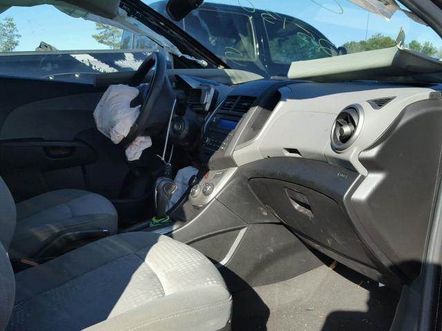 1G1JA5SH4E4237388 - 2014 CHEVROLET SONIC LS Սև լուսանկար 5