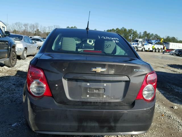 1G1JA5SH4E4237388 - 2014 CHEVROLET SONIC LS BLACK photo 9