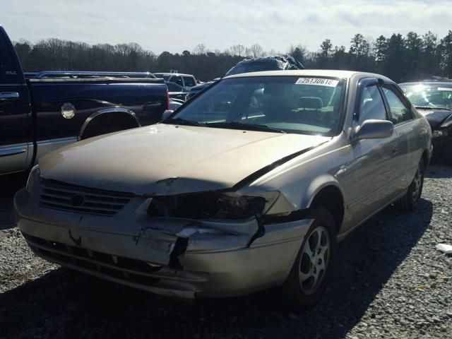 JT2BG22K6X0295249 - 1999 TOYOTA CAMRY LE GOLD photo 2