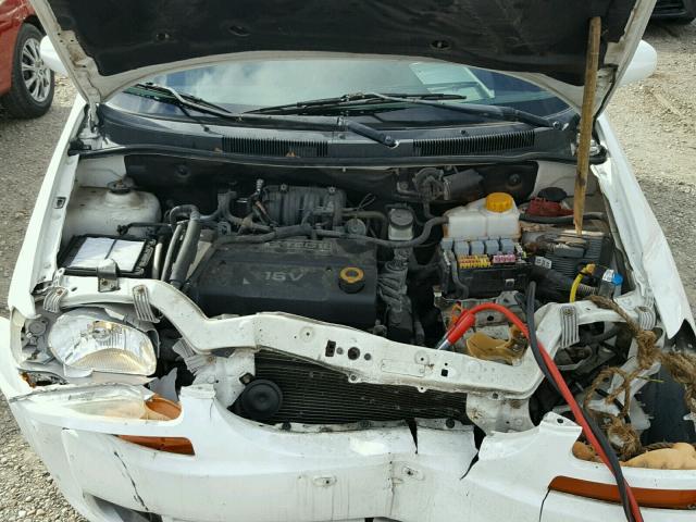 KL1TD66677B789317 - 2007 CHEVROLET AVEO BASE Biały zdjęcie 7