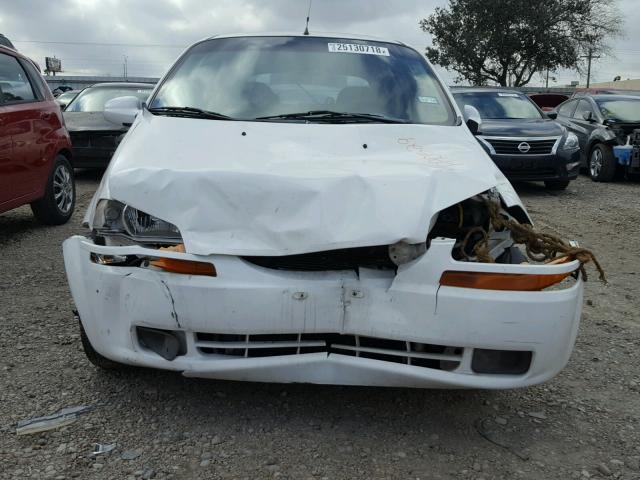 KL1TD66677B789317 - 2007 CHEVROLET AVEO BASE Biały zdjęcie 9