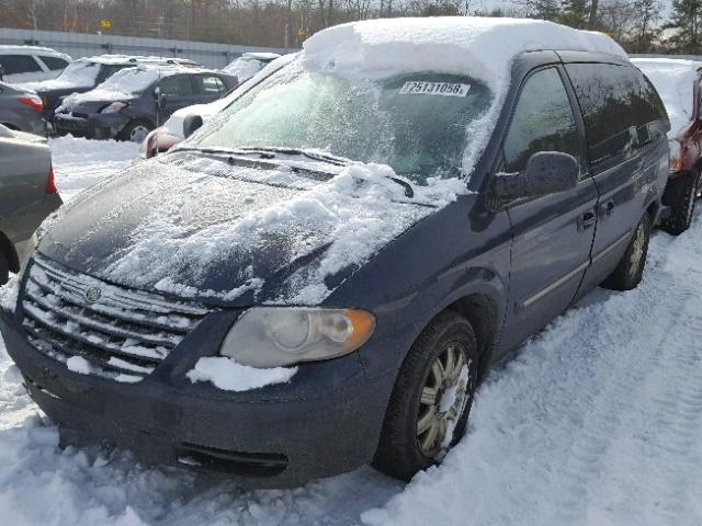 2A4GP54L96R829153 - 2006 CHRYSLER TOWN & COU BLUE photo 2