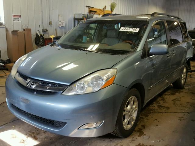 5TDBA22C06S060679 - 2006 TOYOTA SIENNA XLE BLUE photo 2