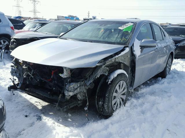 4T1B31HK6JU502111 - 2018 TOYOTA CAMRY LE GRAY photo 2