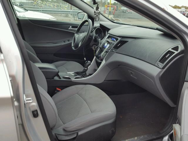 5NPEB4AC0DH754248 - 2013 HYUNDAI SONATA GLS SILVER photo 5