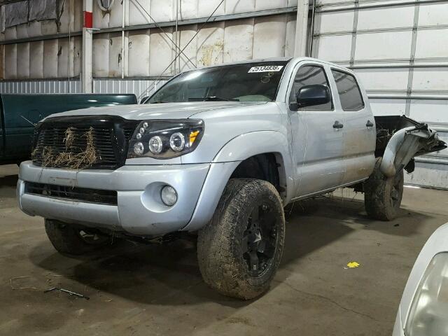 5TELU42N18Z588312 - 2008 TOYOTA TACOMA DOU GRAY photo 2