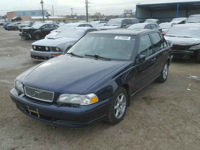 YV1LS5648W1439555 - 1998 VOLVO S70 GLT BLUE photo 2