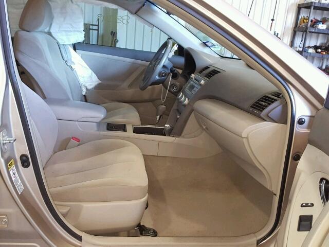 4T1BE46KX9U811364 - 2009 TOYOTA CAMRY BASE GOLD photo 5